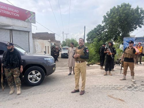 بنوں: ایف سی لائن پر دہشتگردوں کا حملہ، فورسز کی بھرپور جوابی کارروائی