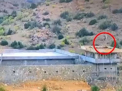 پاکستان نے افغانستان کی چیک پوسٹوں پر قبضہ کر لیا، اپنا پرچم لہرا دیا