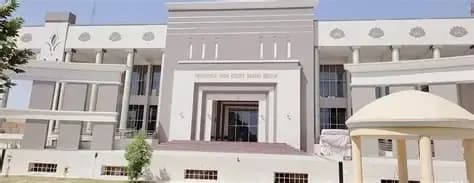 پشاور ہائی کورٹ: گورنر کو نو منتخب وزیراعلیٰ سے حلف لینے کا حکم